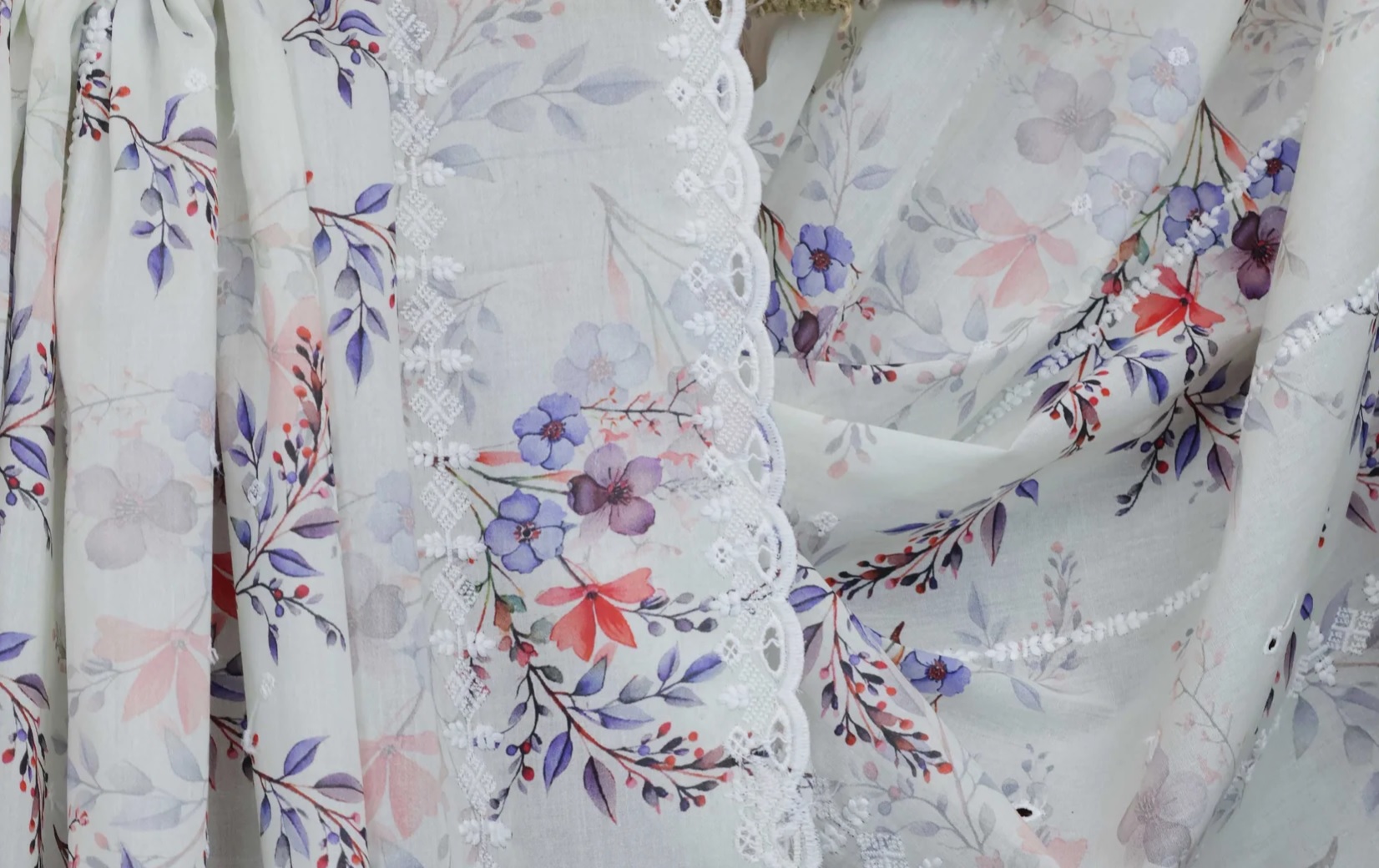 Embroidered Lawn Shawl LSST05