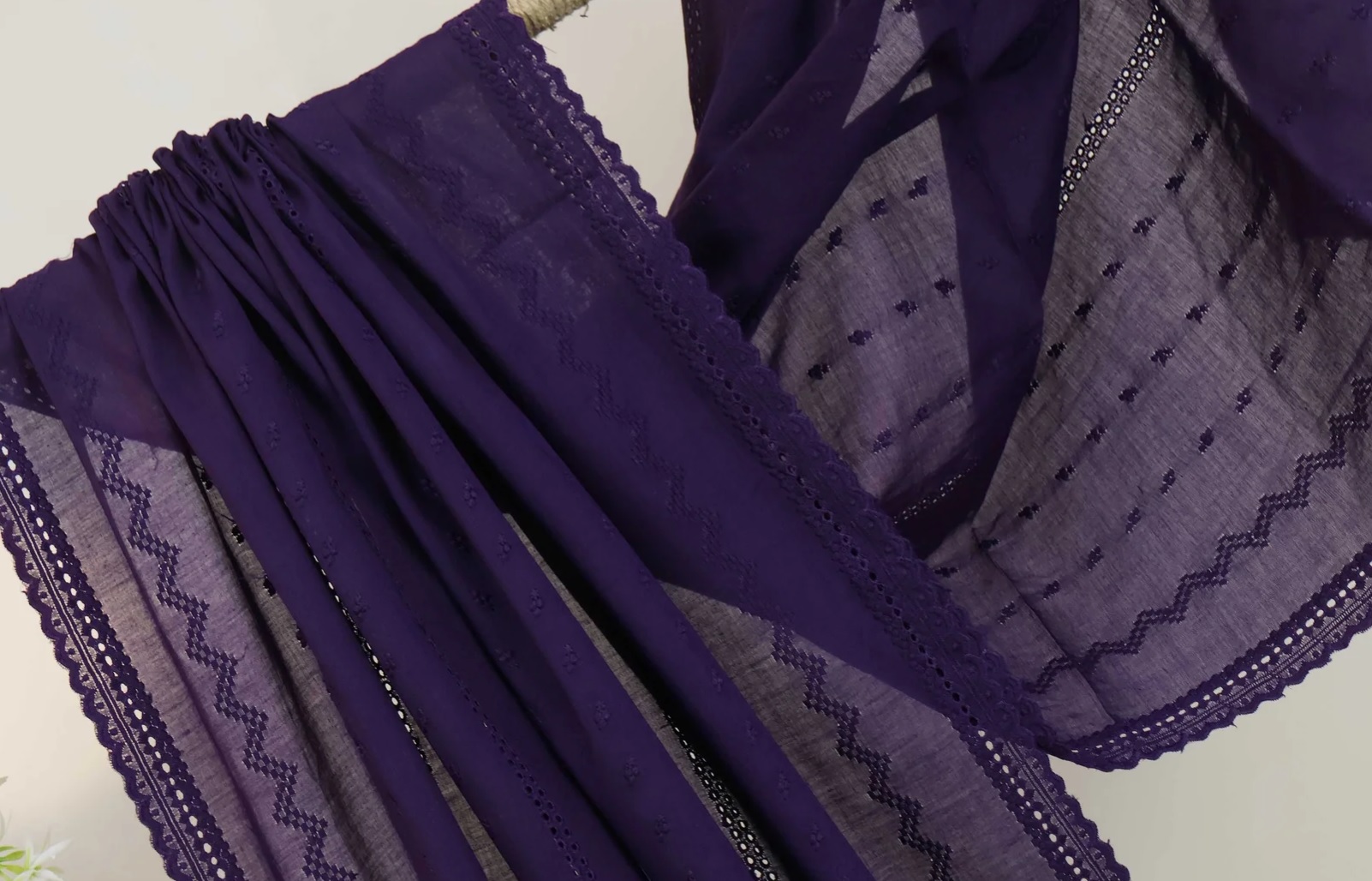 Embroidered Lawn Shawl 3787E